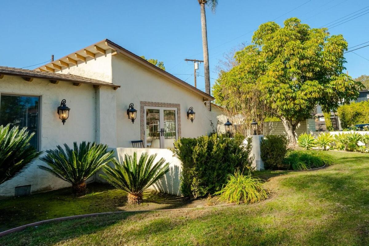 5 Mins From Universal With Heated Pool, Spa, Golf & Pong Holiday home *