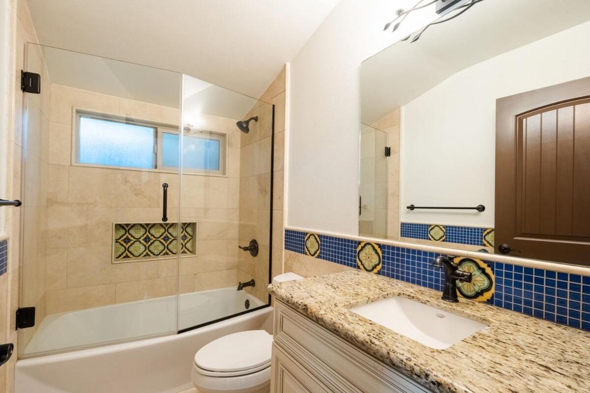 5 Mins From Universal With Heated Pool, Spa, Golf & Pong *