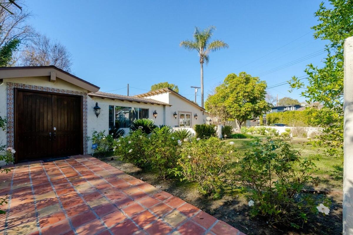 5 Mins From Universal With Heated Pool, Spa, Golf & Pong Holiday home