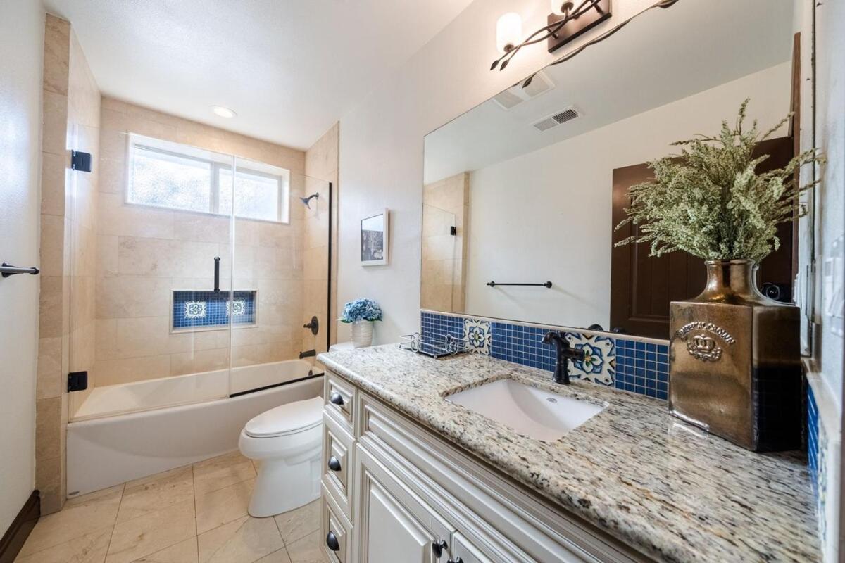 5 Mins From Universal With Heated Pool, Spa, Golf & Pong * Los Angeles